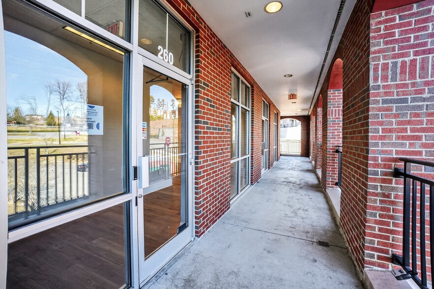 More Photos Of 10210 Berkeley Place Dr, Charlotte Storefront Retail Office For Sale