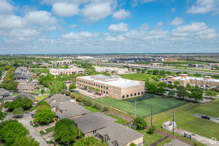 More Photos Of 7830 W Grand Pky S, Richmond Medical For Lease