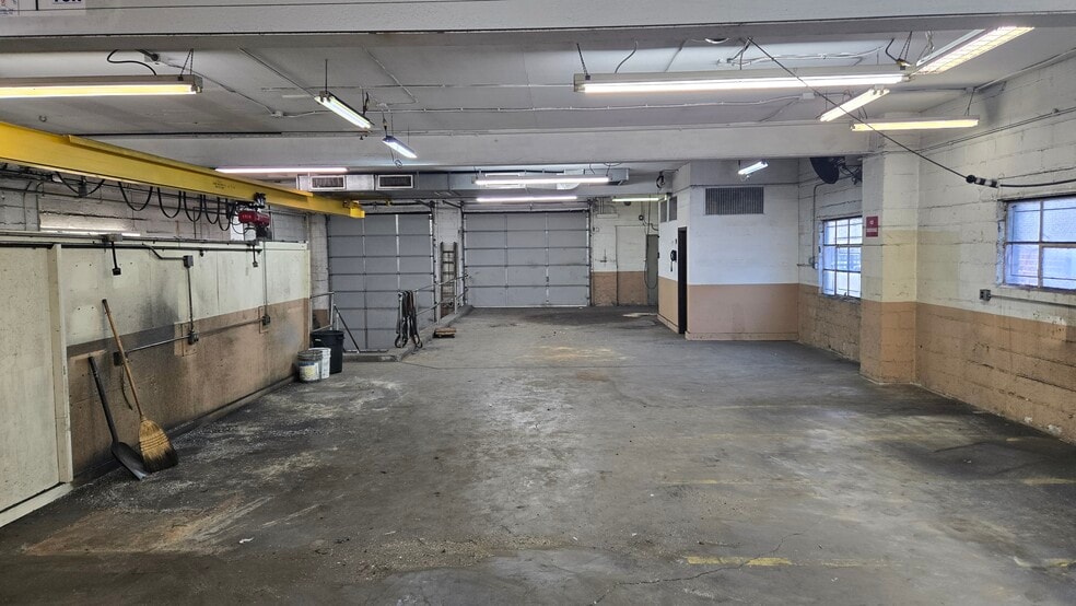 More Photos Of 531 Pennsylvania Ave, Linden Manufacturing For Sale