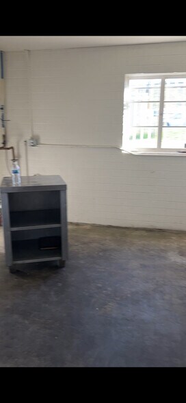 More Photos Of 10052 S Highway 69, Mayer Restaurant For Lease