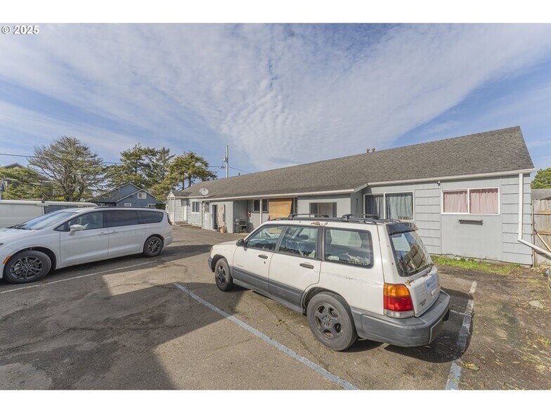 More Photos Of 2149 S Franklin St, Seaside Apartments For Sale