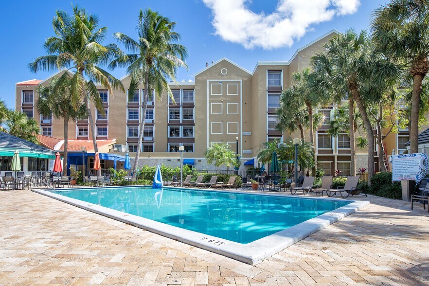More Photos Of 2520 Stirling Rd, Hollywood Hotel For Sale