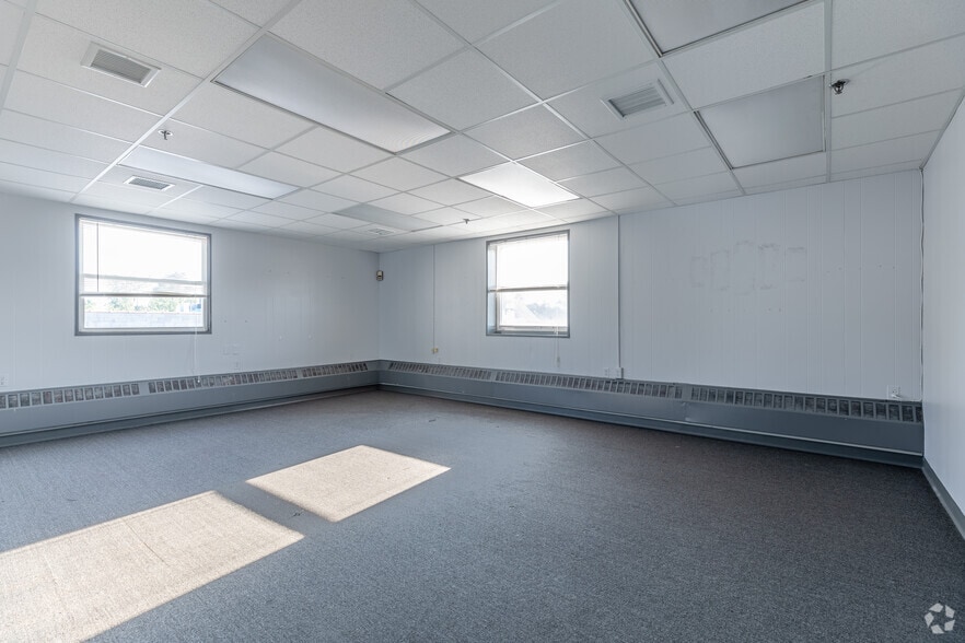 More Photos Of 160 Belmont Ave, Garfield Manufacturing For Sale