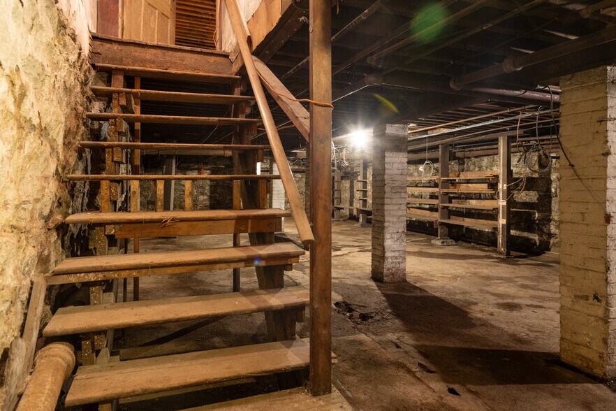 More Photos Of 10 Commerce St, Norwalk General Retail For Sale