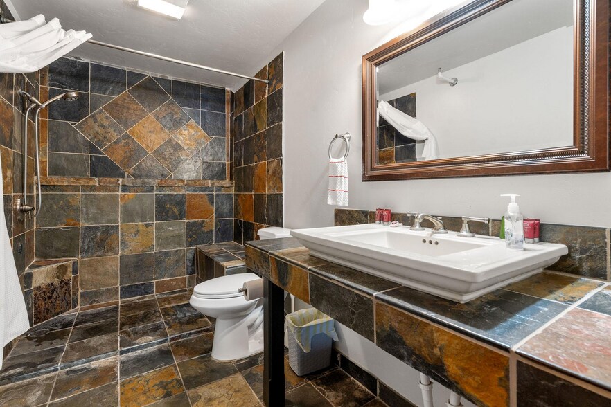 More Photos Of 5 Swan Way, Bigfork Lodge Meeting Hall For Sale