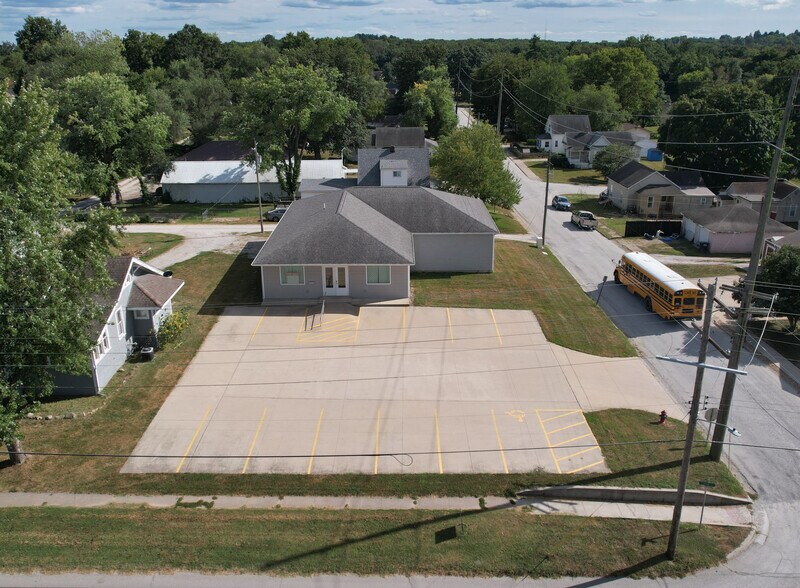 Primary Photo Of 1110 School st, Hillsboro Flex For Sale