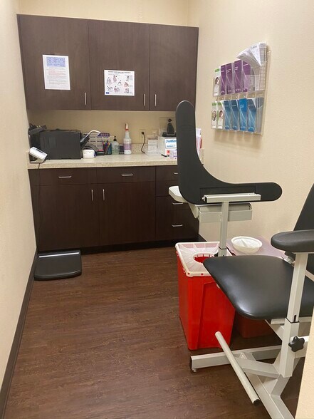 More Photos Of 3000 Communications Pky, Plano Office For Sale