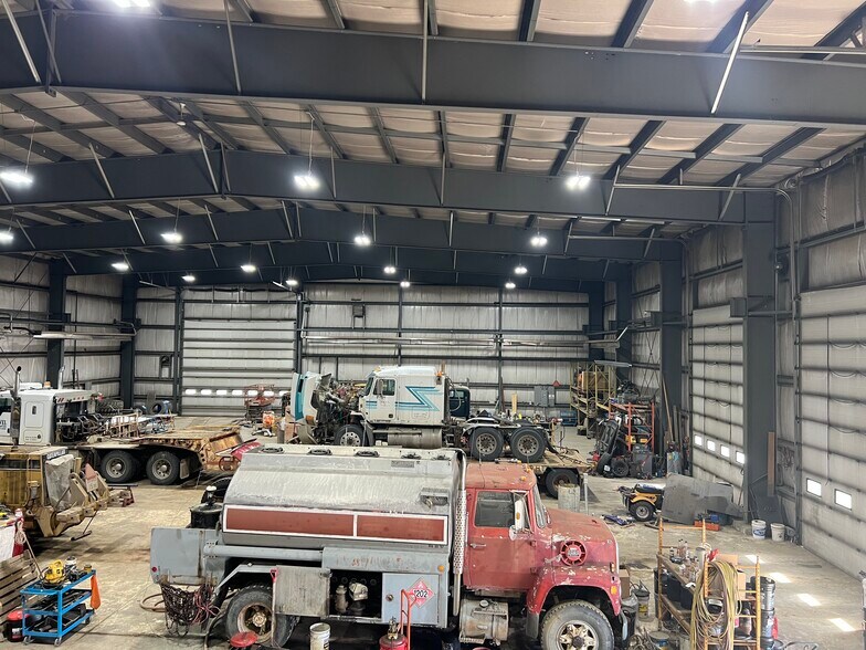 More Photos Of 10661 231 St NW, Edmonton Warehouse For Sale
