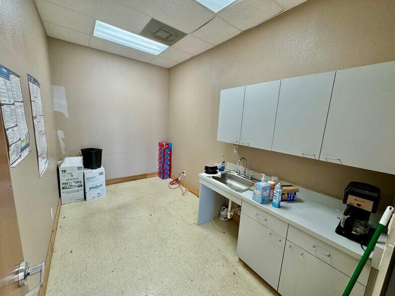 More Photos Of 102096 Ih 37, Pleasanton Warehouse For Sale