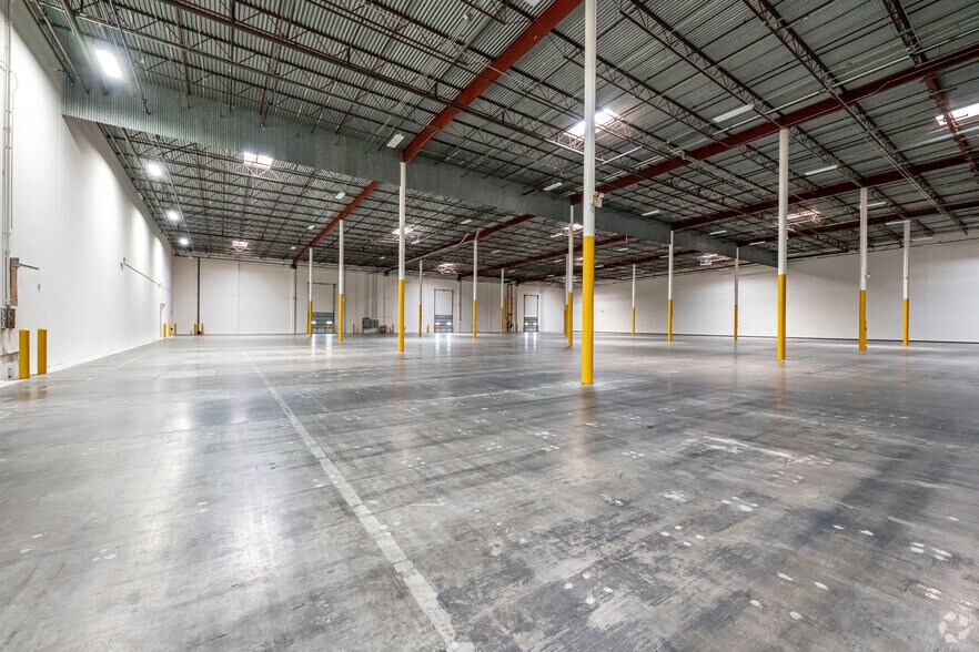 More Photos Of 458-486 E Lambert Rd, Fullerton Distribution For Lease