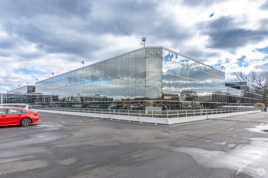 More Photos Of 1979 Marcus Ave, Lake Success Coworking Space