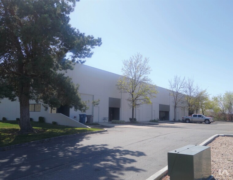 More Photos Of 361-443 Steelhead Way, Boise Warehouse For Lease
