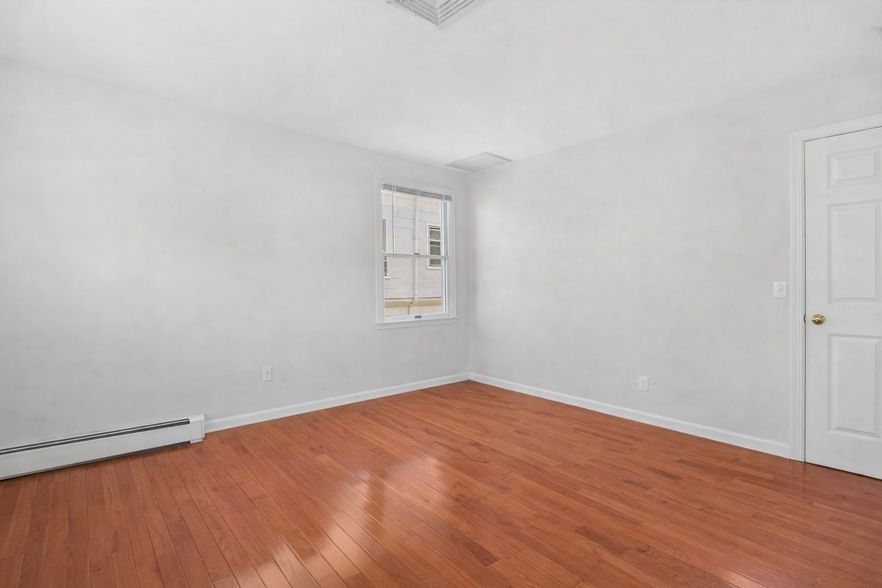 More Photos Of 21 Division St, Greenwich Multifamily For Sale