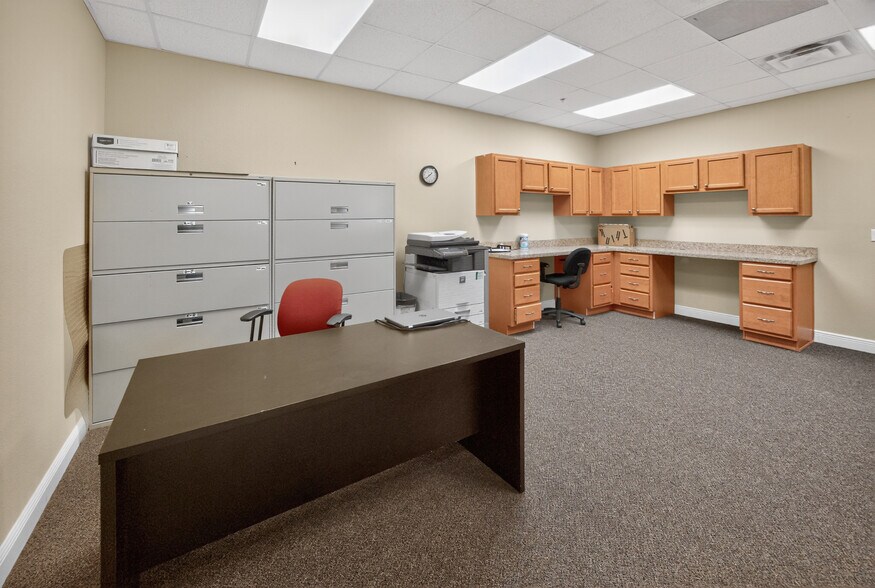 More Photos Of 733 & 737 County Road 466, Lady Lake Medical For Sale