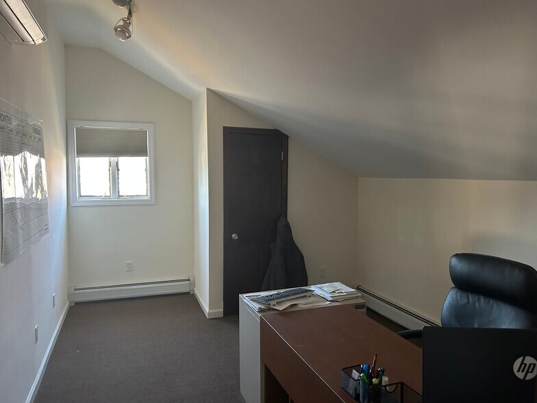 More Photos Of 9 Degnon Blvd, Bay Shore Office For Sale