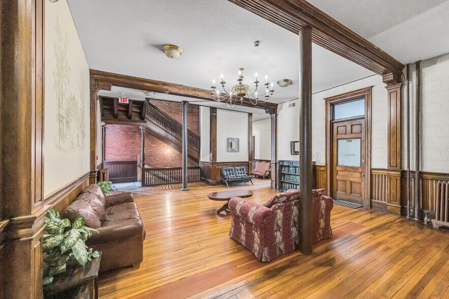 More Photos Of 1228-1236 Main St, Springfield Office For Sale