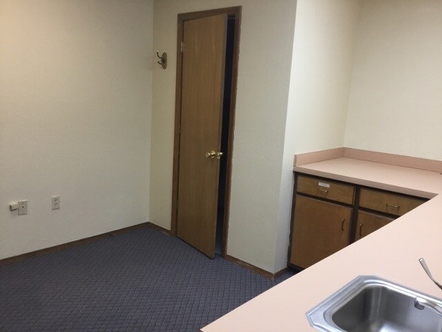 More Photos Of 1102 S Mena St, Mena Medical For Lease