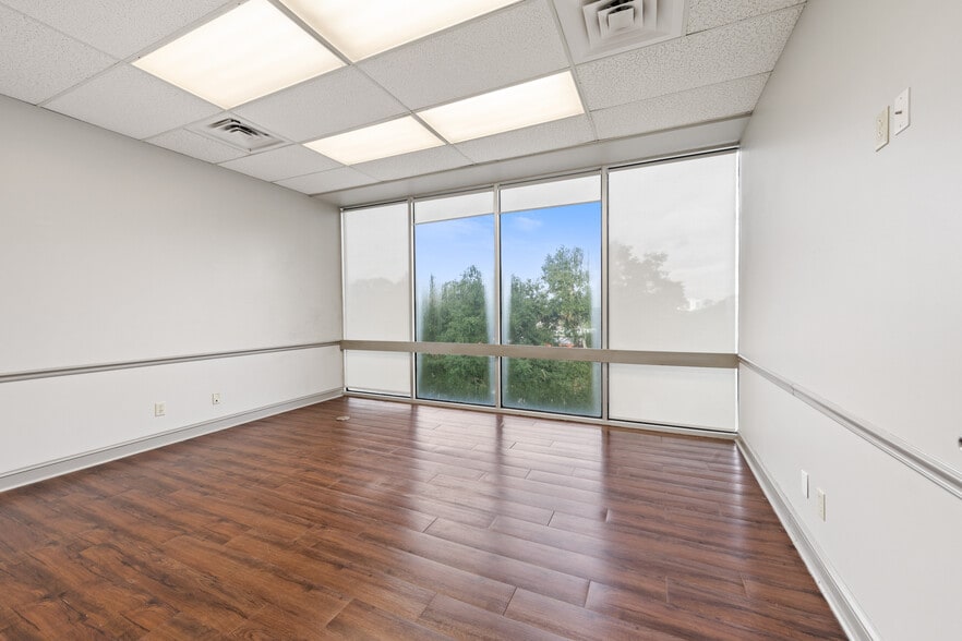 More Photos Of 301 Kaliste Saloom Rd, Lafayette Serviced Offices For Lease