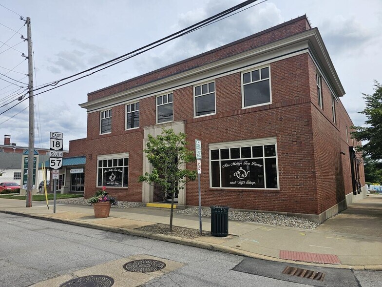 More Photos Of 140 W Washington St, Medina Storefront Retail Office For Lease