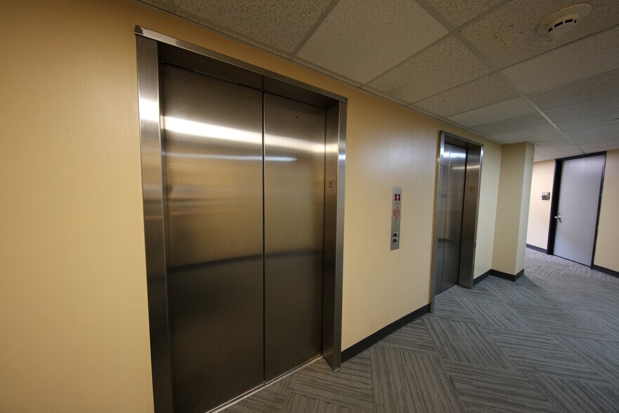More Photos Of 9800 N Lamar Blvd, Austin Office For Lease
