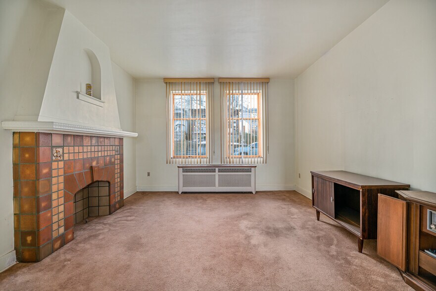 More Photos Of 105 S 5th St, Duquesne Religious Facility For Sale