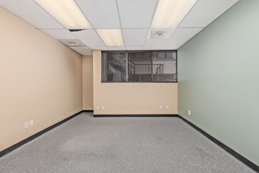 More Photos Of 5815 N Black Canyon Hwy, Phoenix Medical For Lease