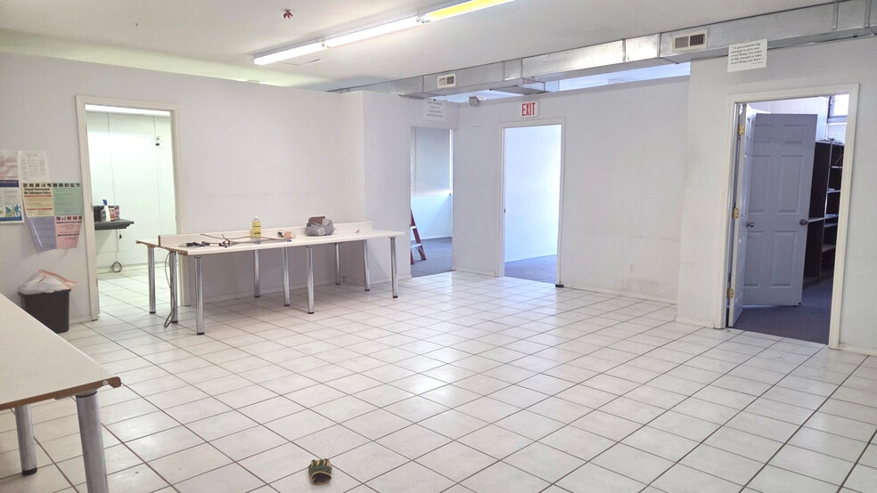 More Photos Of 4808 Forman Rd, Affton Storefront For Lease