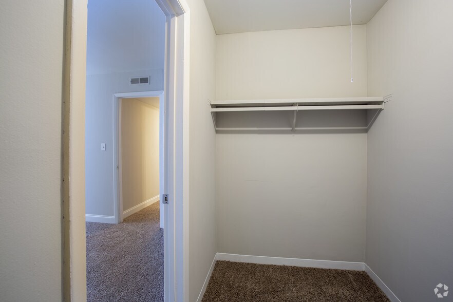 More Photos Of 1 Lakeside Rd, Greenville Apartments For Sale