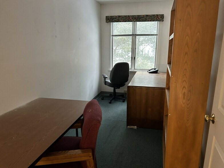 More Photos Of 475 School St, Marshfield Medical For Lease