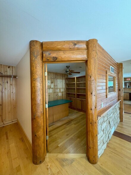 More Photos Of W1734 North St, Green Lake Office For Sale