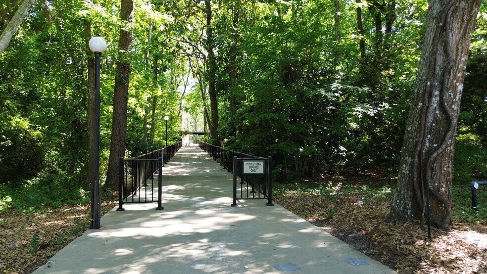 More Photos Of 2301 Park Ave, Orange Park Medical For Lease