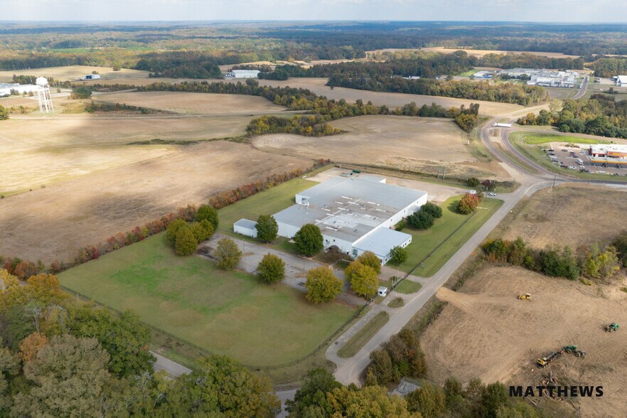 More Photos Of 101 W Ceres Blvd, Vicksburg Warehouse For Sale