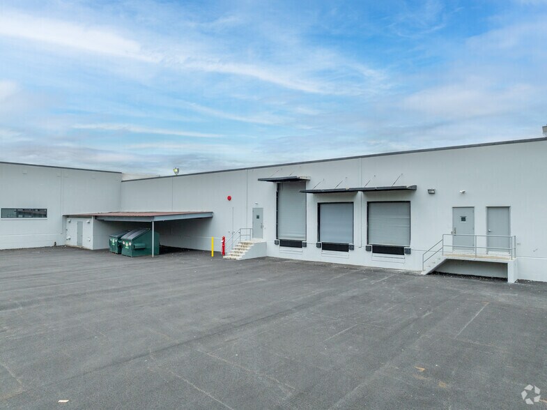 More Photos Of 2572 Brunswick Pike, Lawrenceville Distribution For Lease