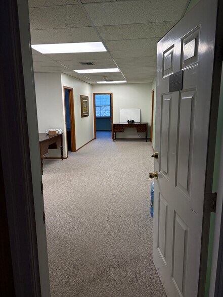 More Photos Of 1-8 Manor Dr, Hampton Medical For Lease