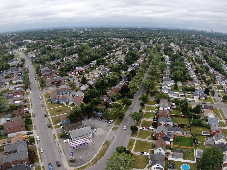 More Photos Of 660 Englewood Ave, Buffalo Service Station For Sale