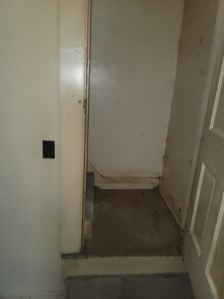 More Photos Of 1823 W 8th St, Muncie Multifamily For Sale
