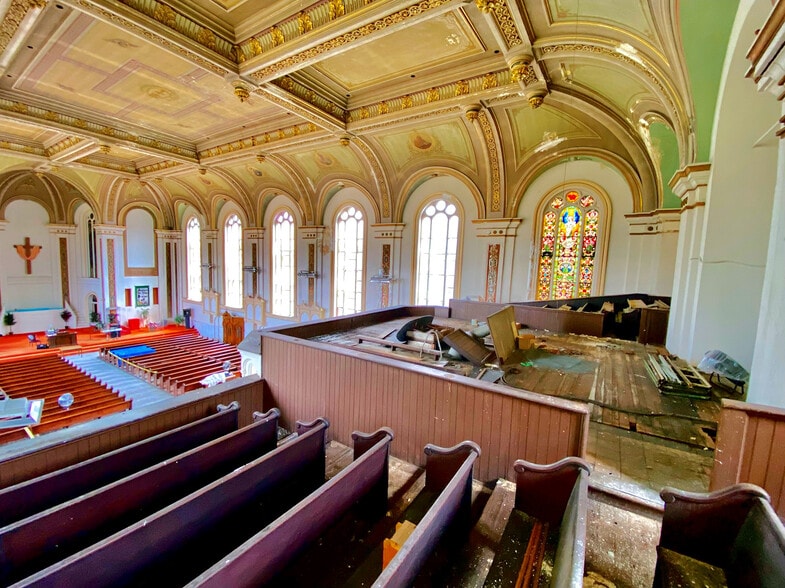 More Photos Of 947 Aisquith St, Baltimore Religious Facility For Sale