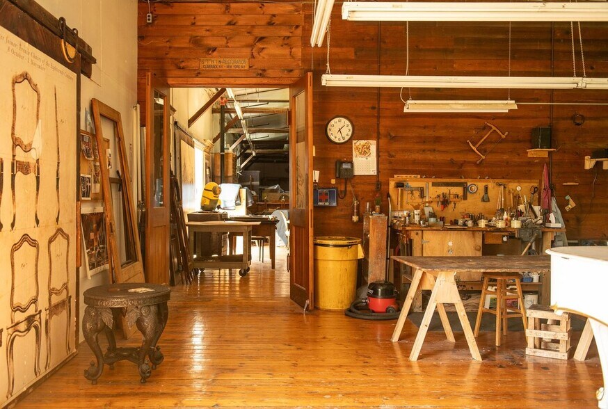 More Photos Of 33 Maple Ave, Claverack Flex For Sale