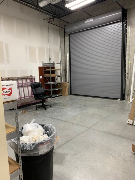 More Photos Of 7509 Pennsylvania Ave, Sarasota Showroom For Lease