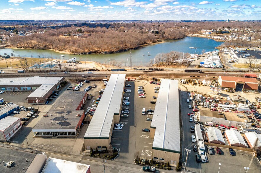 More Photos Of 128 Park St, Beverly Unknown For Lease