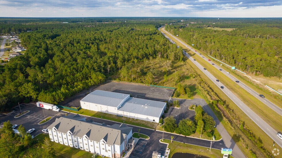 More Photos Of 4640 East Coast Ln, Shallotte Showroom For Lease