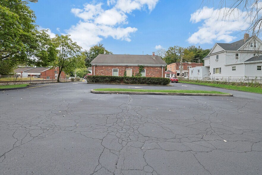More Photos Of 80 Old Tappan Rd, Tappan Bank For Sale
