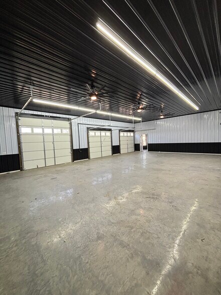 More Photos Of 28795 Three Notch Rd, Mechanicsville Flex For Lease