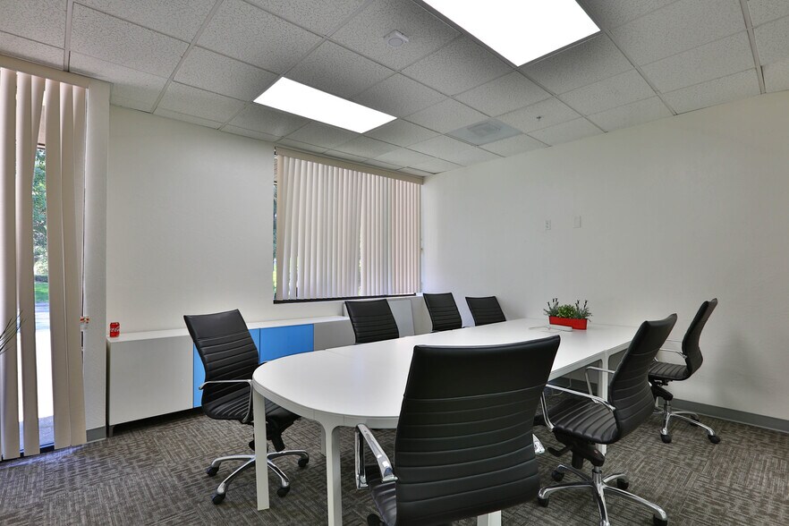 More Photos Of 118-122 Charcot Ave, San Jose Flex For Lease