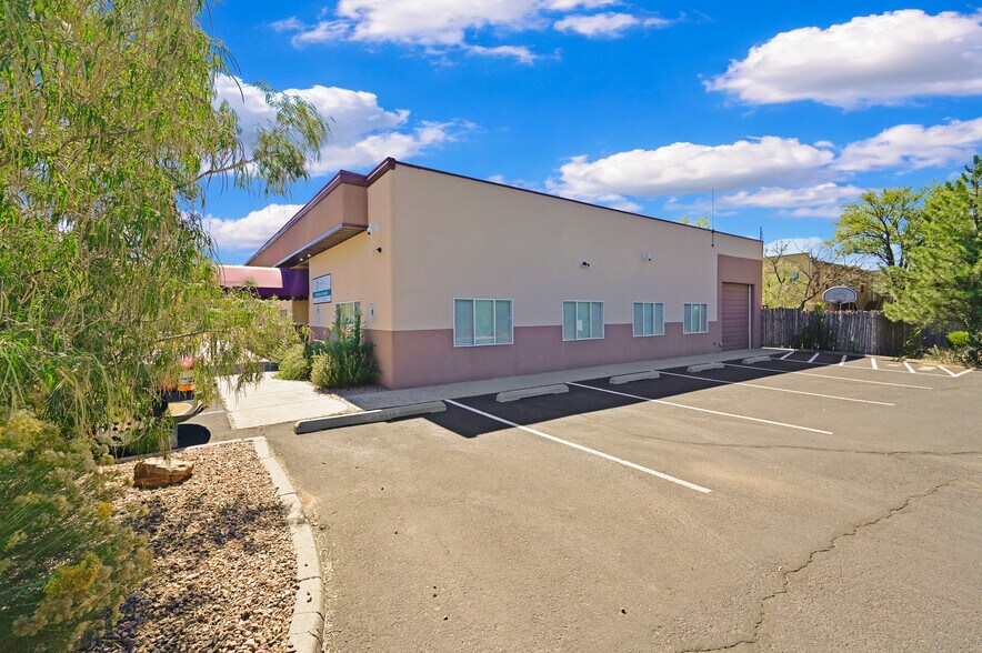 More Photos Of 2500 Camino Entrada, Santa Fe Office For Lease