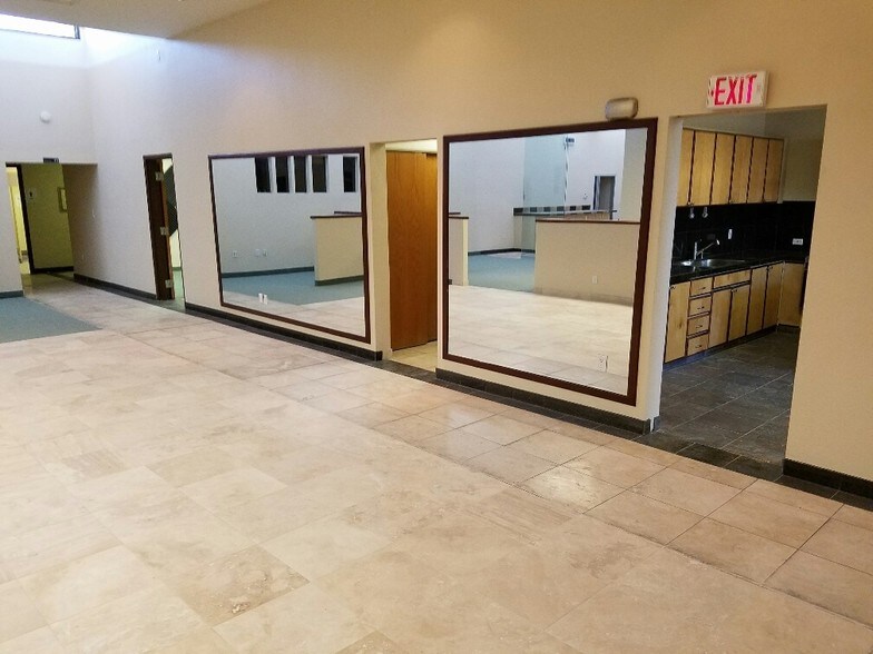 More Photos Of 5040 Edna Ave, Las Vegas Office For Lease