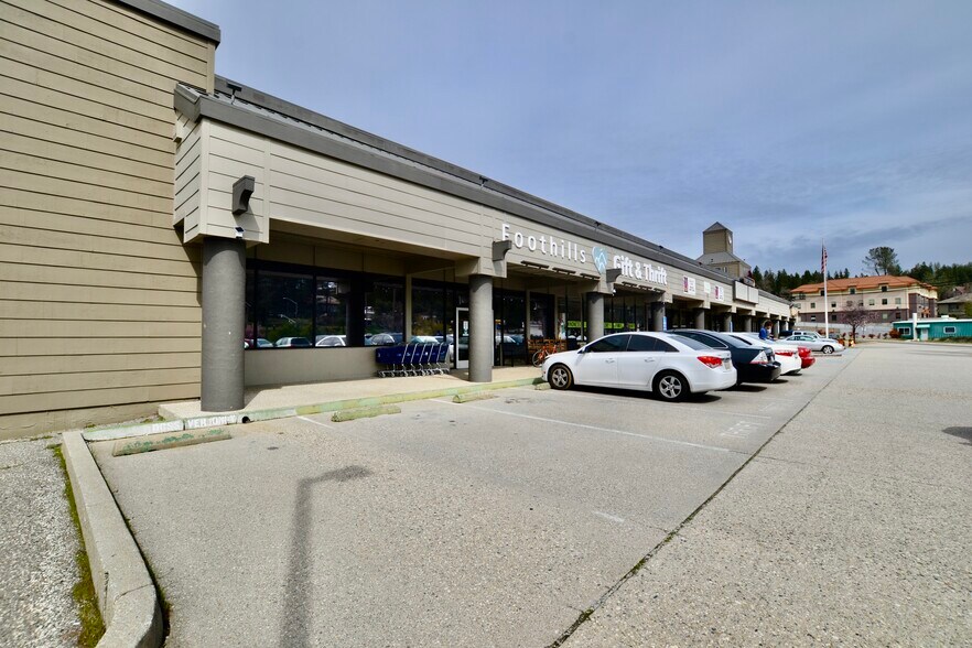 More Photos Of 840 E Main St, Grass Valley Movie Theatre For Sale