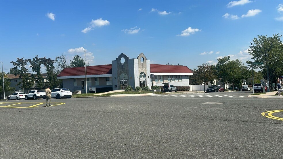 More Photos Of 80 Woodrow Rd, Staten Island Daycare Center For Lease