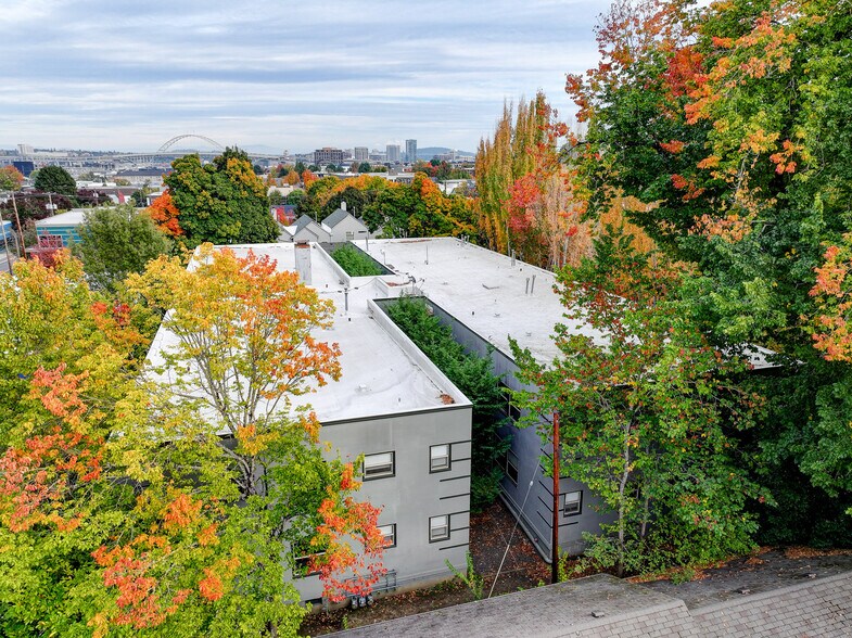 More Photos Of 2737 NW Upshur St, Portland Apartments For Sale