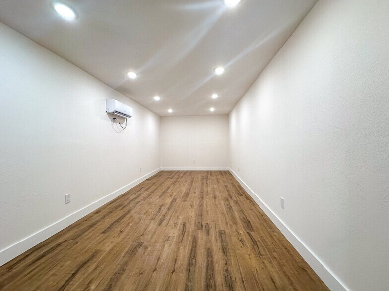 More Photos Of 1642 Texas Longhorn Trl, Gunter Unknown For Lease